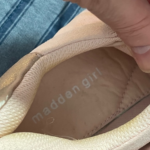 Steve Madden Foxy pink low top sneakers fur pom pom size 8 faux suede rose gold - Picture 11 of 14